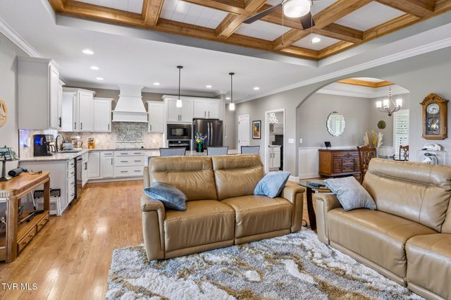 198 Manor Lane, Jonesborough, TN 37659