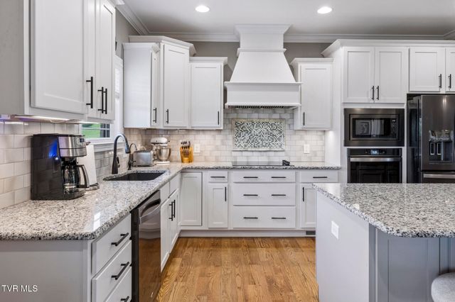 198 Manor Lane, Jonesborough, TN 37659
