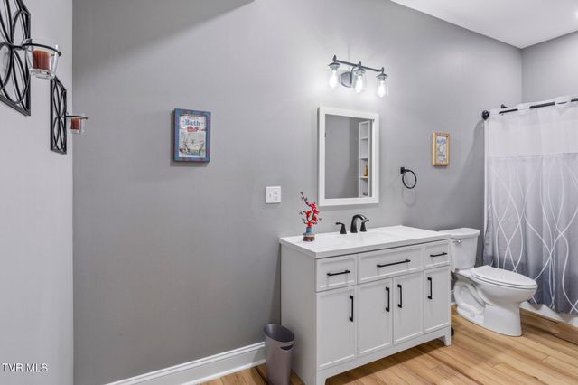 198 Manor Lane, Jonesborough, TN 37659