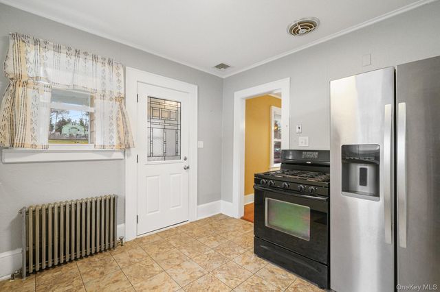 34 Waldberg Avenue, Congers, NY 10920