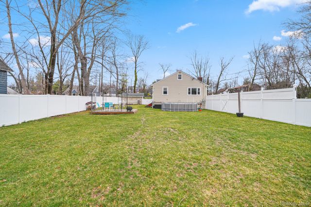 34 Waldberg Avenue, Congers, NY 10920