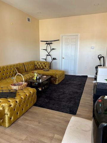 2032 Perrysville Ave, Perry Hilltop, PA 15214