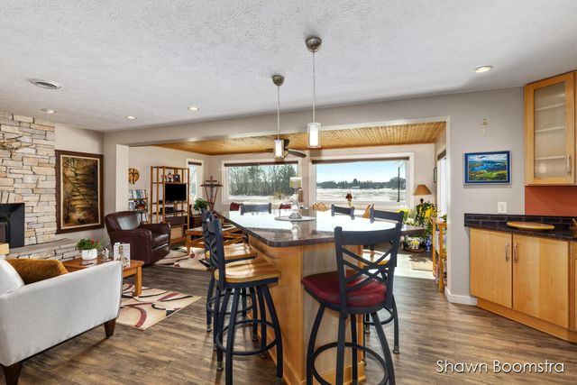 2791 Lakeshore Road, Dalton Twp, MI 49457