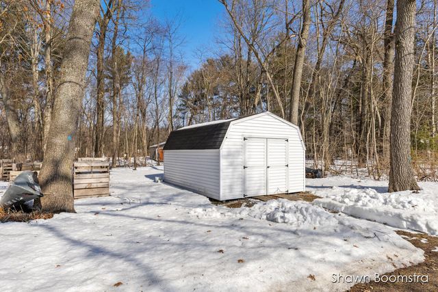 2791 Lakeshore Road, Dalton Twp, MI 49457