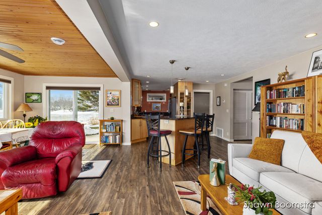 2791 Lakeshore Road, Dalton Twp, MI 49457