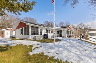 2791 Lakeshore Road, Dalton Twp, MI 49457
