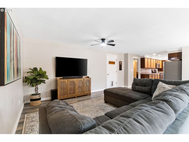 14105 Sw SPINNAKER Dr, Beaverton, OR 97005
