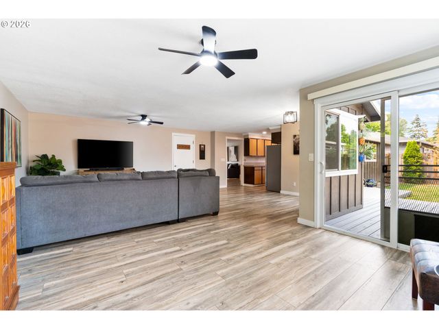 14105 Sw SPINNAKER Dr, Beaverton, OR 97005