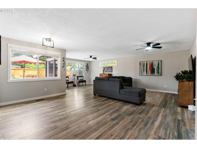 14105 Sw SPINNAKER Dr, Beaverton, OR 97005