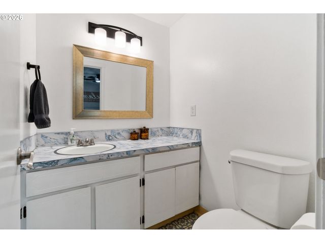 14105 Sw SPINNAKER Dr, Beaverton, OR 97005