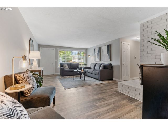 14105 Sw SPINNAKER Dr, Beaverton, OR 97005