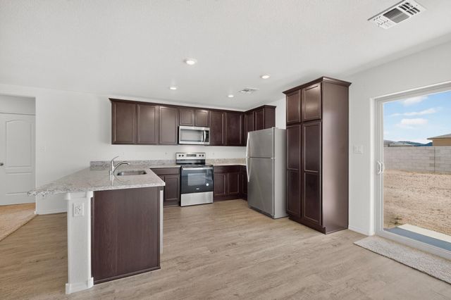2410 Desi Loop, Belen, NM 87002