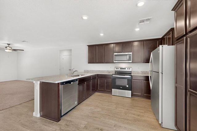 2410 Desi Loop, Belen, NM 87002