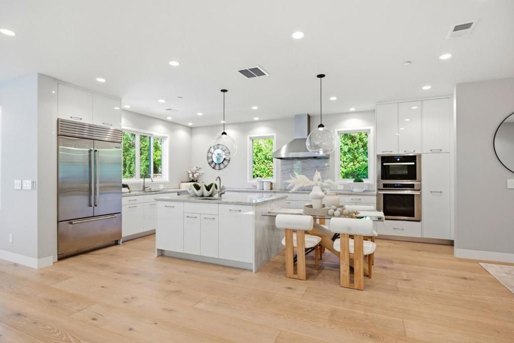 Image 19 of property listing at 1730 Webster Street, Palo Alto, CA 94301