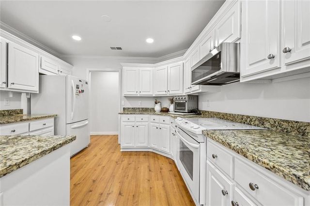 245 Walford Court, Suwanee, GA 30024