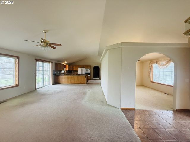 210 PALOMINO Ave, Roseburg, OR 97471