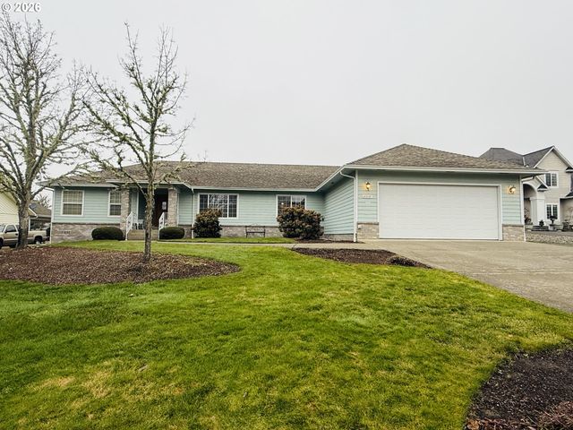 210 PALOMINO Ave, Roseburg, OR 97471