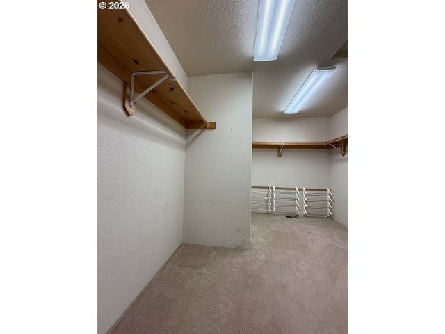 210 PALOMINO Ave, Roseburg, OR 97471