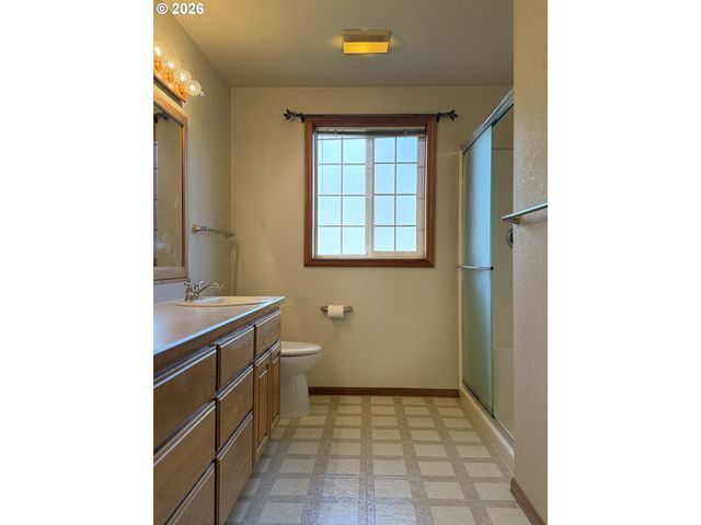 210 PALOMINO Ave, Roseburg, OR 97471