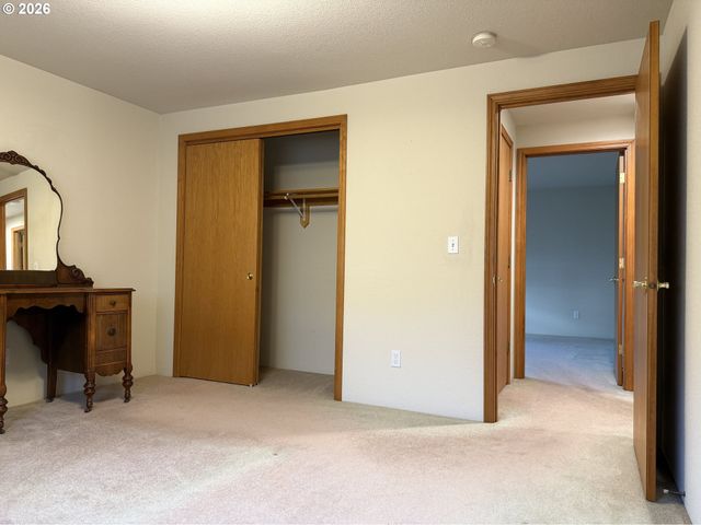 210 PALOMINO Ave, Roseburg, OR 97471