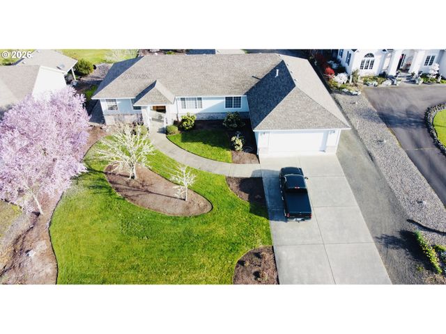 210 PALOMINO Ave, Roseburg, OR 97471