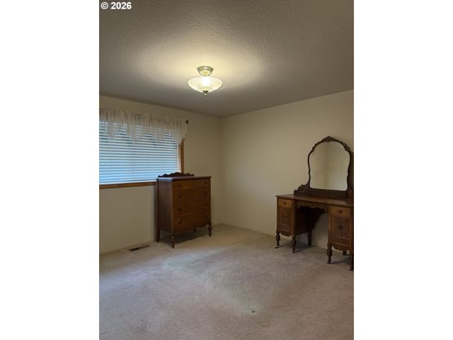 210 PALOMINO Ave, Roseburg, OR 97471