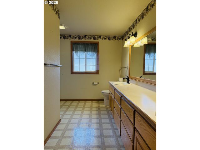 210 PALOMINO Ave, Roseburg, OR 97471