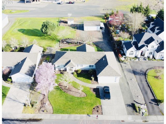 210 PALOMINO Ave, Roseburg, OR 97471