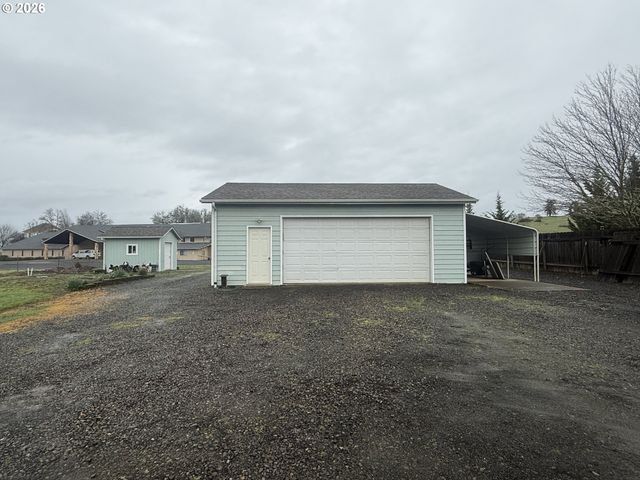 210 PALOMINO Ave, Roseburg, OR 97471