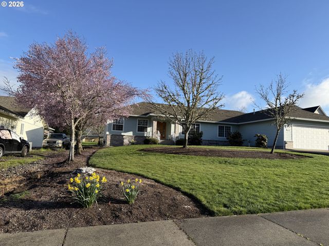 210 PALOMINO Ave, Roseburg, OR 97471