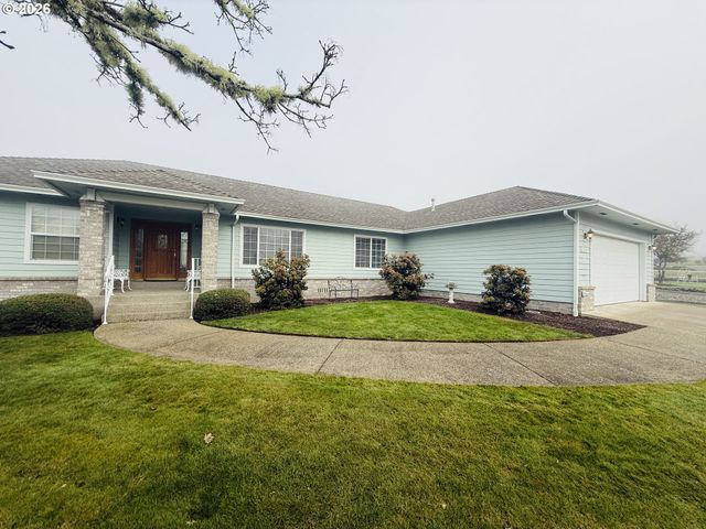 210 PALOMINO Ave, Roseburg, OR 97471