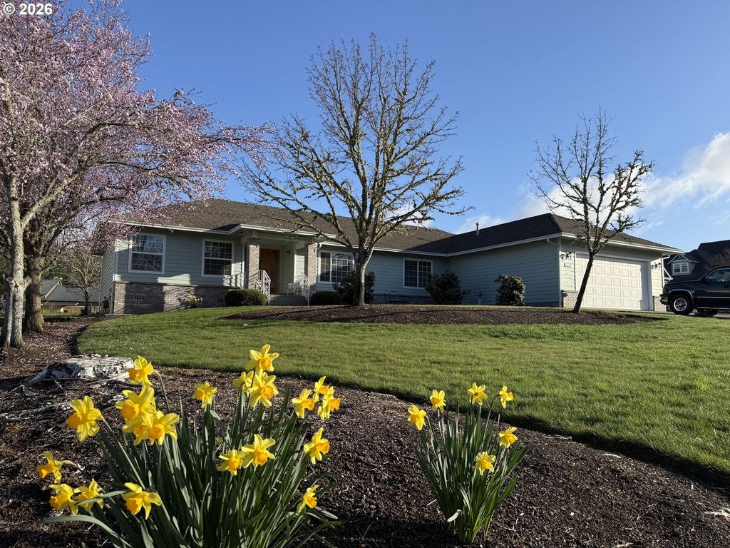 210 PALOMINO Ave, Roseburg, OR 97471