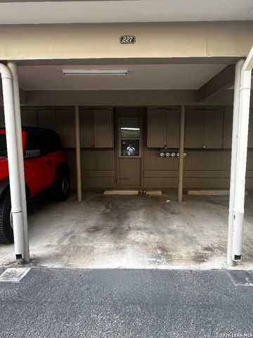 7711 Broadway Apt 31C, San Antonio, TX 78209