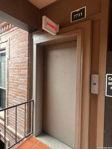 7711 Broadway Apt 31C, San Antonio, TX 78209