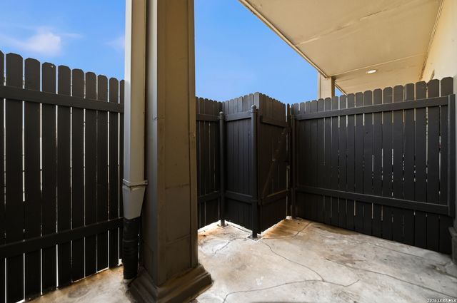 7711 Broadway Apt 31C, San Antonio, TX 78209