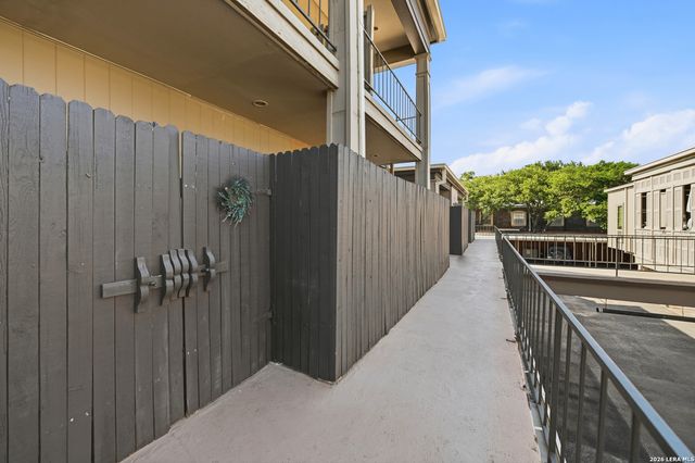 7711 Broadway Apt 31C, San Antonio, TX 78209