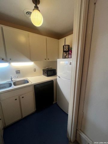 7711 Broadway Apt 31C, San Antonio, TX 78209