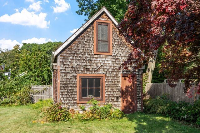 94 School Street, Manchester, MA 01944