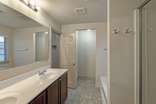 6521 Chalk River Drive, Fort Worth, TX 76179