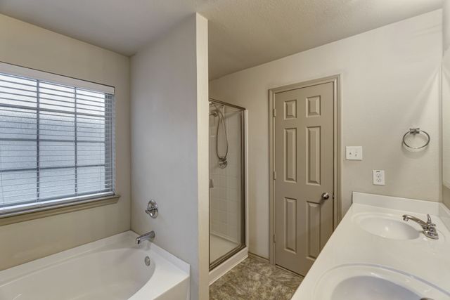 6521 Chalk River Drive, Fort Worth, TX 76179
