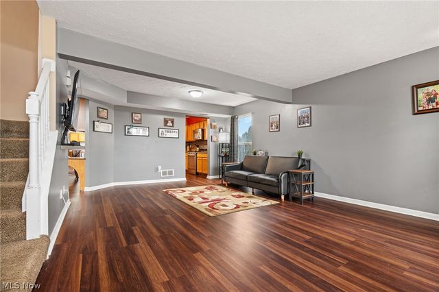 5384 Villarose Avenue NW, Massillon, OH 44647