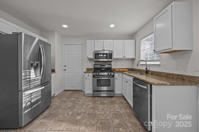 1561 Forest Glen Lane, Kannapolis, NC 28081