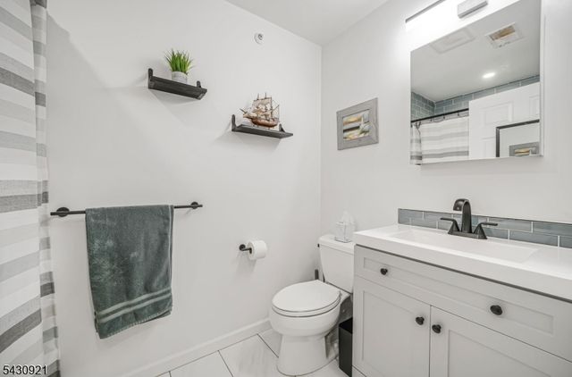 322 Cambridge Dr, Butler Boro, NJ 07405