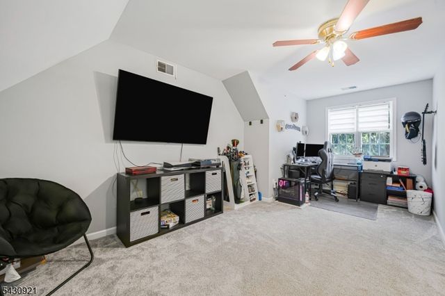 322 Cambridge Dr, Butler Boro, NJ 07405