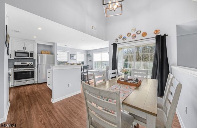 322 Cambridge Dr, Butler Boro, NJ 07405