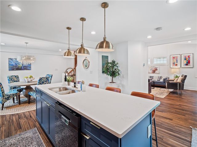 6008 W Clinton Avenue, Cleveland, OH 44102