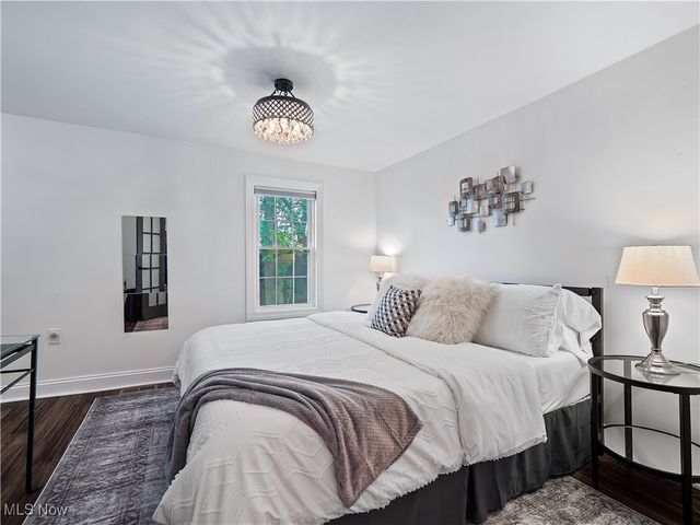 6008 W Clinton Avenue, Cleveland, OH 44102