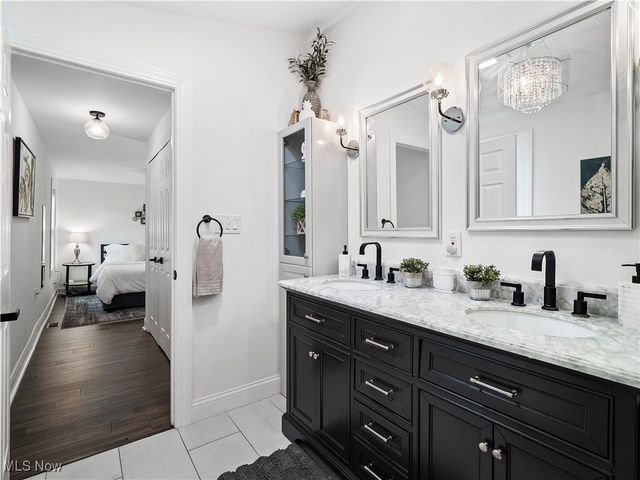 6008 W Clinton Avenue, Cleveland, OH 44102