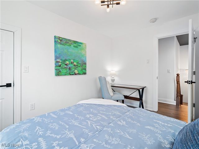 6008 W Clinton Avenue, Cleveland, OH 44102