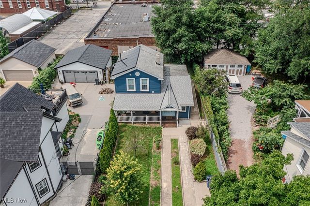 6008 W Clinton Avenue, Cleveland, OH 44102